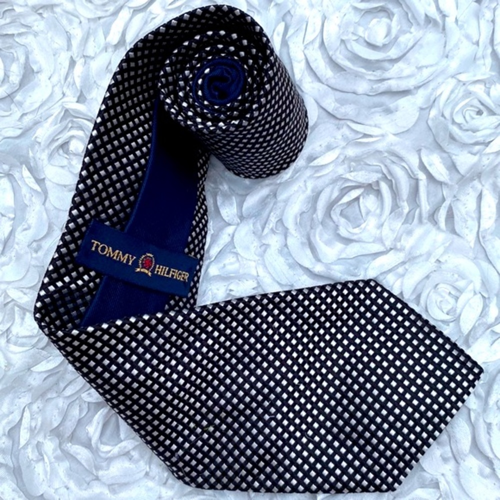 New Tommy Hilfiger mens check silk tie